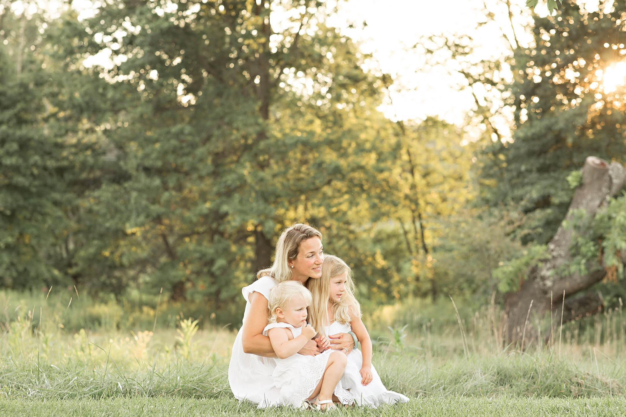doylestown pa family photographer mom and daughters in field