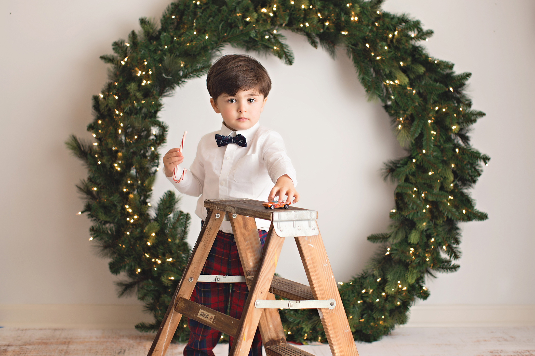 GeorgeHoliday2019 29 Holiday and Santa Session style guide