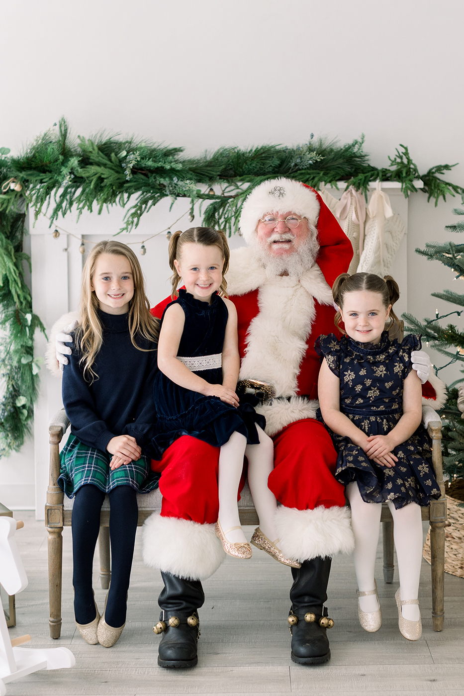 santa with three girls bucks county santa photographer